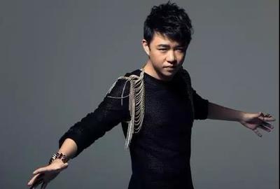 小豆音樂(lè)文化與金曲歌王劉嘉亮簽約，攜手共創(chuàng)文化藝術(shù)新篇章